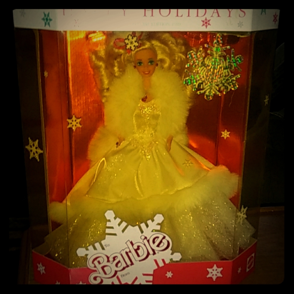 Never Opened 1989 Holiday Barbie w/Ornament